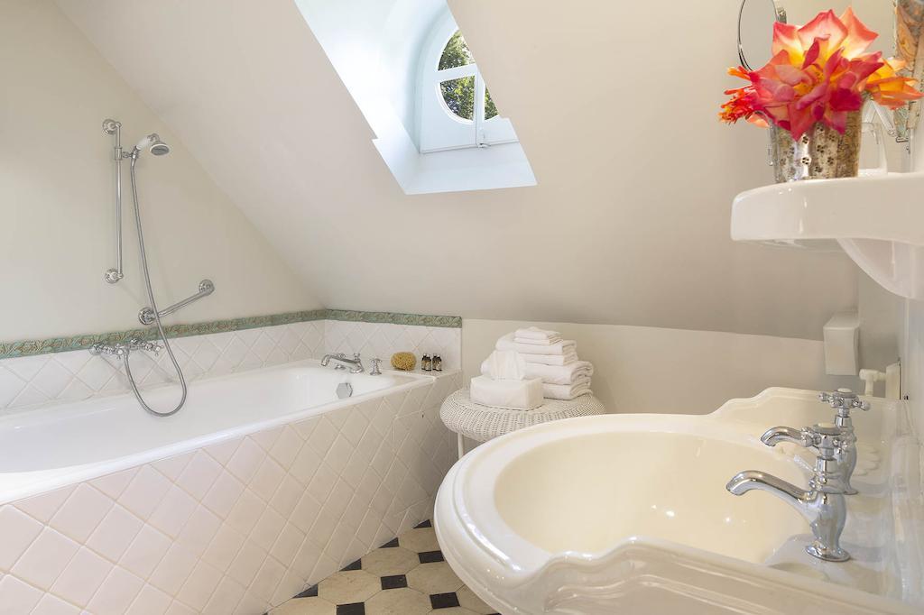 Chateau De Beneauville Bed & Breakfast Petiville  Bilik gambar